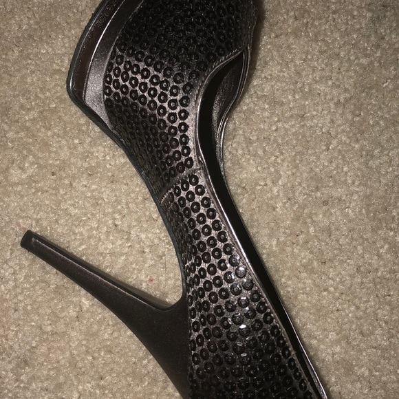 Grey sequence high heels - Picture 6 of 6
